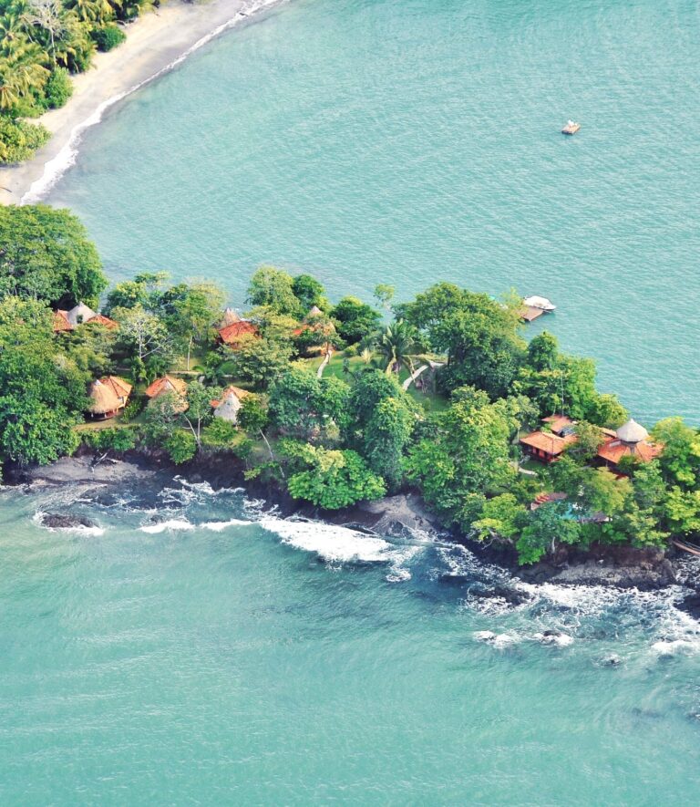 Top 6 Secluded Island Resorts in Central America